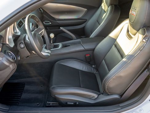 Used 2010 Chevrolet Camaro SS w/ RS Package image 11