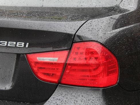 Used 2011 BMW 328i xDrive Sedan AWD/4WD image 24