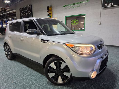 Used 2014 Kia Soul ! w/ Sun & Sound Package FWD image 13