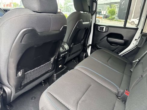 Used 2024 Jeep Wrangler Unlimited Rubicon 4xe AWD/4WD image 10