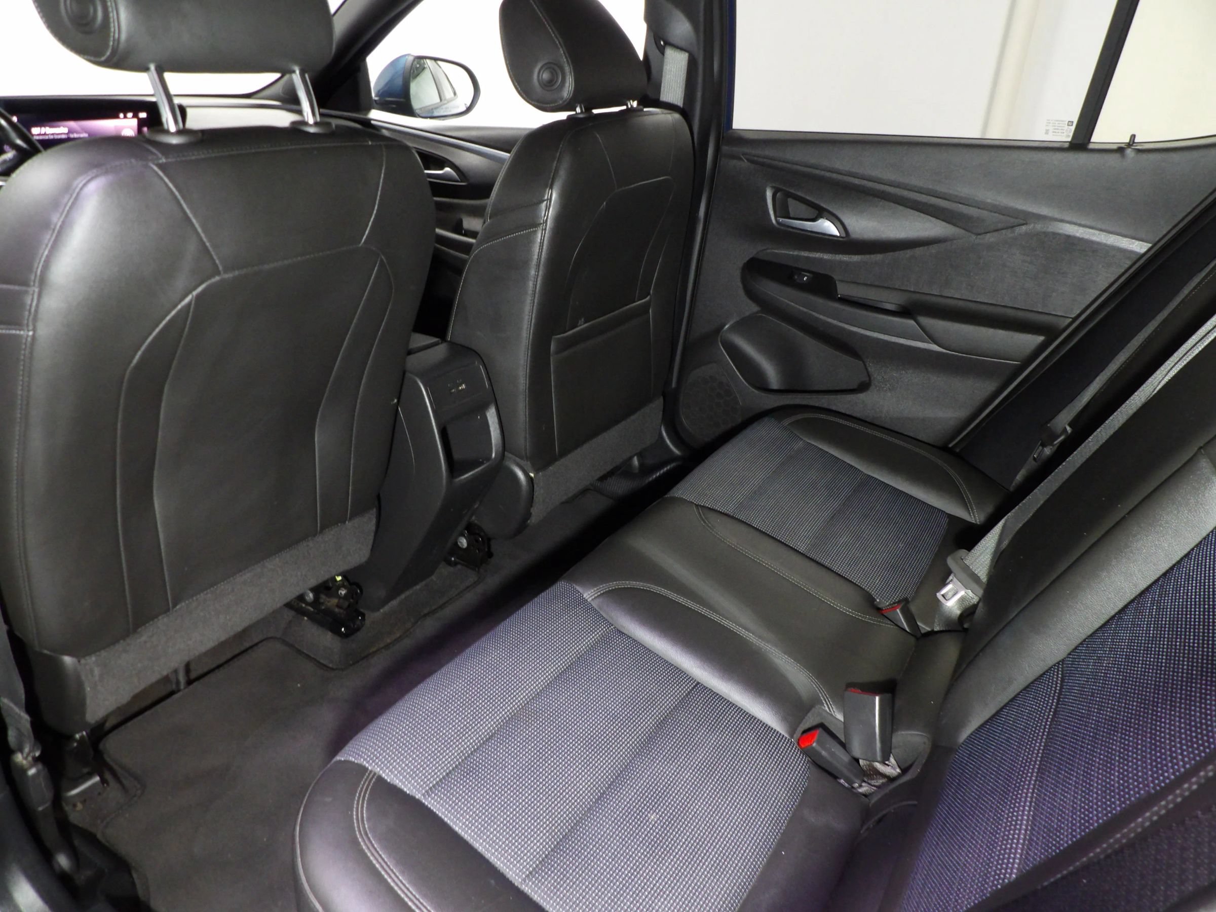 Used 2025 Buick Envista Preferred w/ Convenience I Package FWD image 11