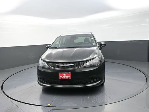 Used 2023 Chrysler Voyager LX FWD image 70