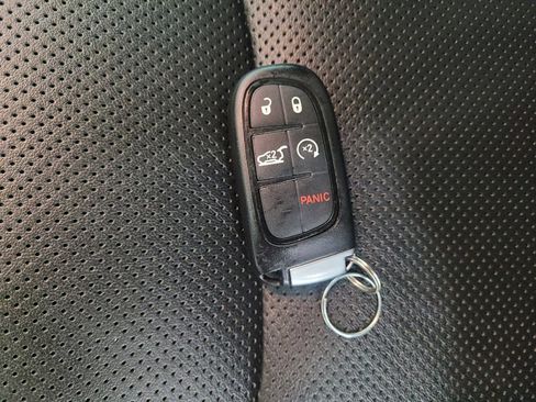 Used 2020 Jeep Cherokee Limited AWD/4WD image 32