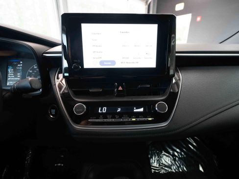 Used 2024 Toyota Corolla SE FWD image 17