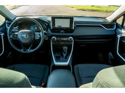 Used 2025 Toyota RAV4 XLE FWD image 20