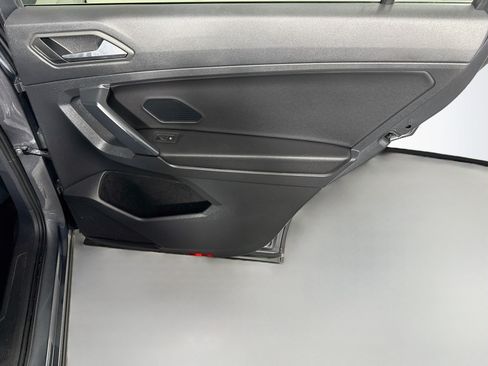 Used 2019 Volkswagen Tiguan SE FWD image 28