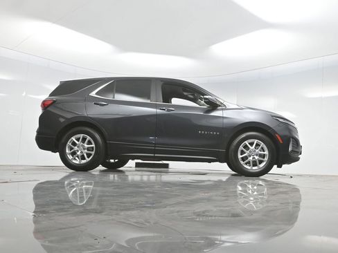 Used 2022 Chevrolet Equinox LT FWD image 40