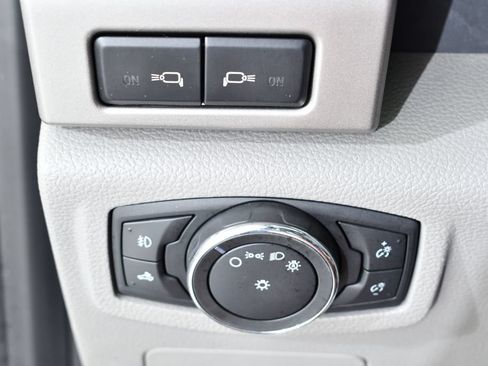 Used 2016 Ford F150 Lariat w/ Equipment Group 502A Luxury AWD/4WD image 32