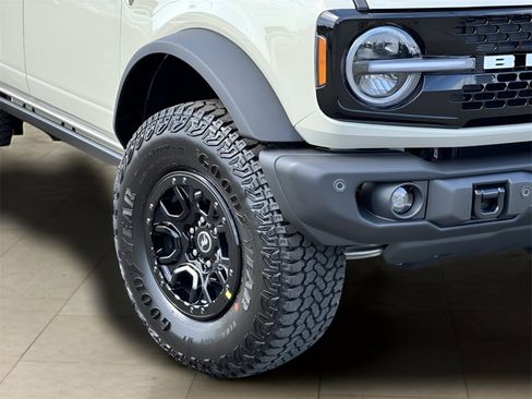 New 2025 Ford Bronco Badlands image 46