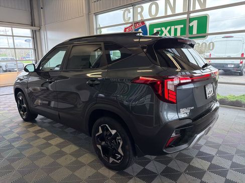 New 2026 Kia Seltos S image 4