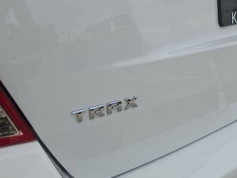 Used 2020 Chevrolet Trax LS image 11