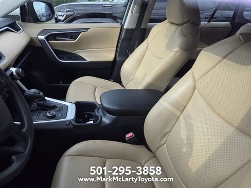 Used 2025 Toyota RAV4 XLE w/ Convenience Package AWD/4WD image 7