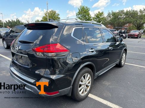 Used 2017 Nissan Rogue SV w/ SV Premium Package FWD image 4