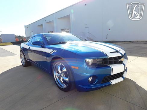 Used 2010 Chevrolet Camaro SS RWD image 37