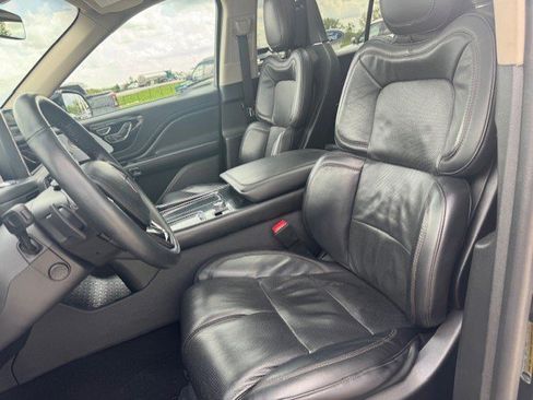 Used 2023 Lincoln Aviator Reserve w/ Equipment Group 201A AWD/4WD image 14