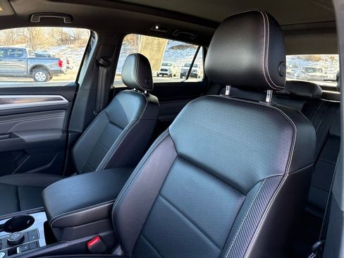 Used 2022 Volkswagen Atlas Cross Sport SEL image 12