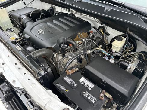 Used 2011 Toyota Tundra w/ TRD Off-Road Package image 24