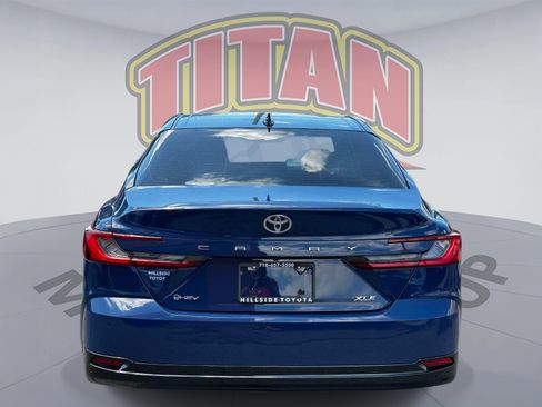 Used 2025 Toyota Camry XLE FWD image 4
