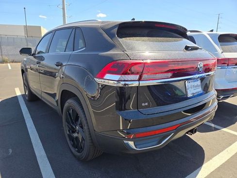 New 2026 Volkswagen Atlas Cross Sport SE FWD image 3