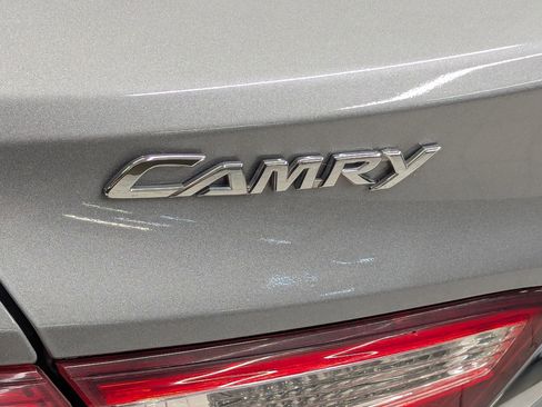 Used 2017 Toyota Camry XSE image 29