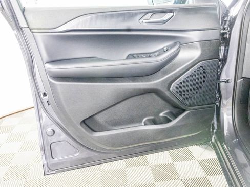 New 2025 Jeep Grand Cherokee L Laredo w/ Luxury Tech Group I image 14