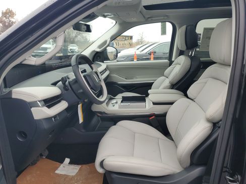 New 2026 Lincoln Navigator Reserve w/ Jet Appearance Package image 12