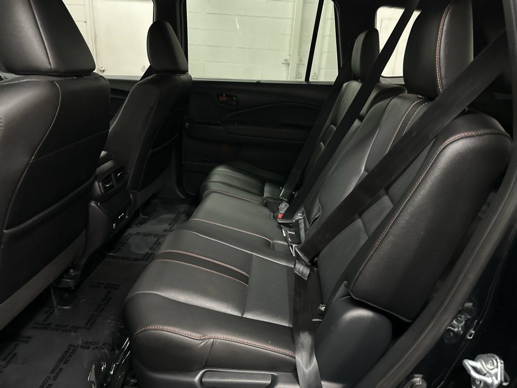 Used 2025 Honda Passport TrailSport image 33