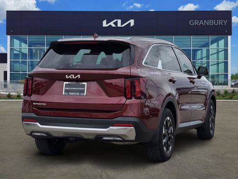 Used 2025 Kia Sorento S FWD image 5
