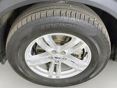 Used 2023 Ford Explorer XLT w/ Equipment Group 202A AWD/4WD image 18