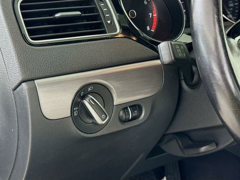 Used 2016 Volkswagen Jetta Sport FWD image 13