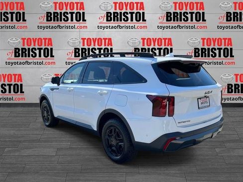Used 2025 Kia Sorento SX Prestige w/ Olive Brown Leather Package image 6