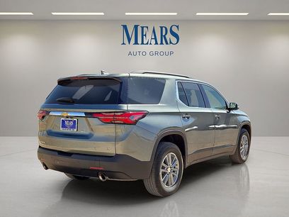 Used 2023 Chevrolet Traverse LT