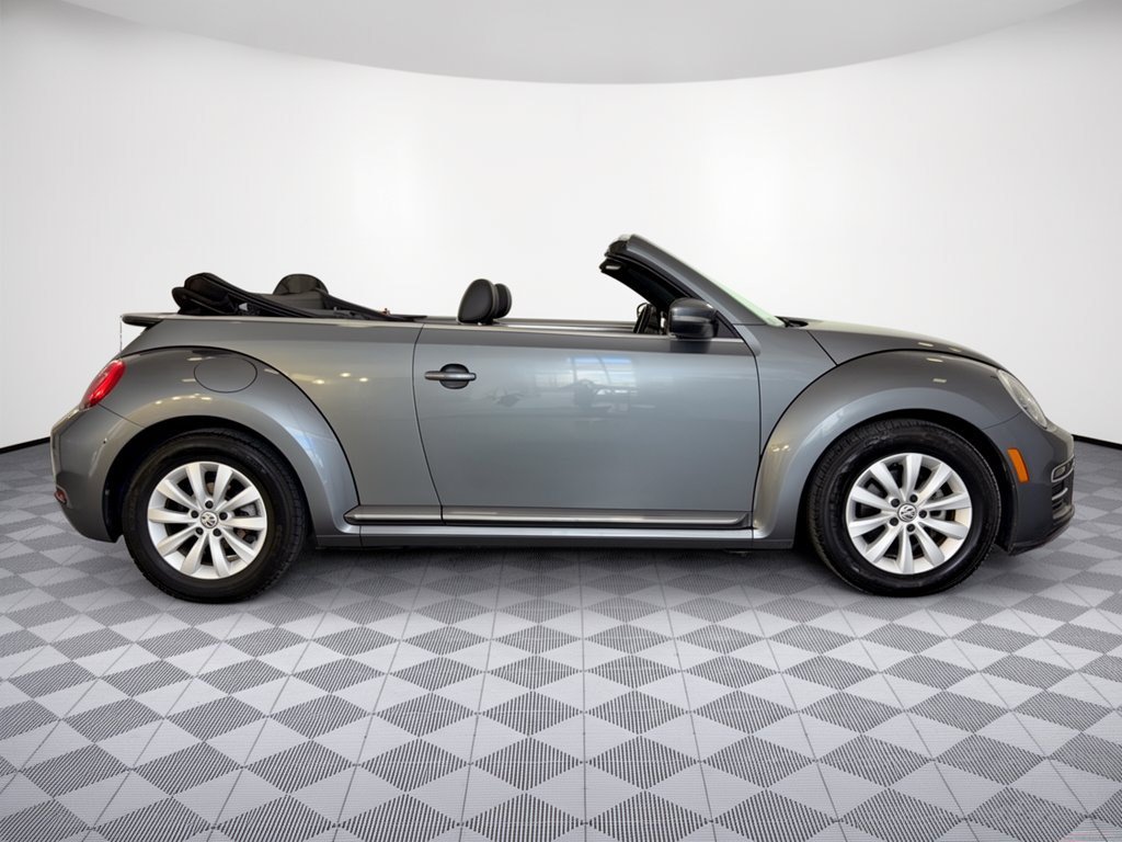 Used 2018 Volkswagen Beetle 2.0T FWD image 8