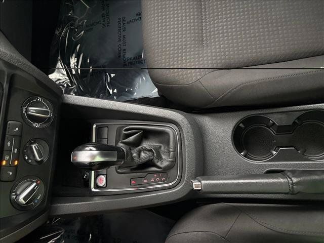 Used 2016 Volkswagen Jetta SE FWD image 11