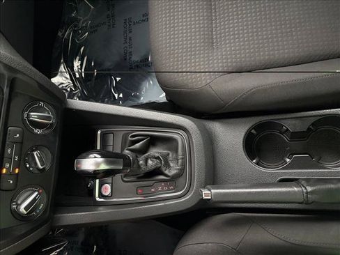 Used 2016 Volkswagen Jetta SE FWD image 11