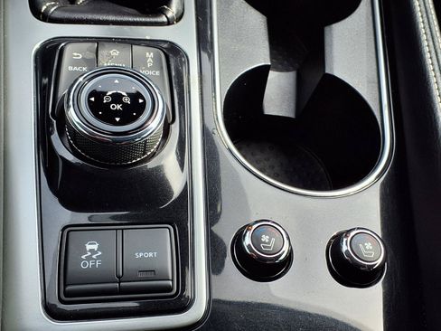 Used 2020 Nissan Maxima Platinum w/ Sport Mat Group FWD image 10