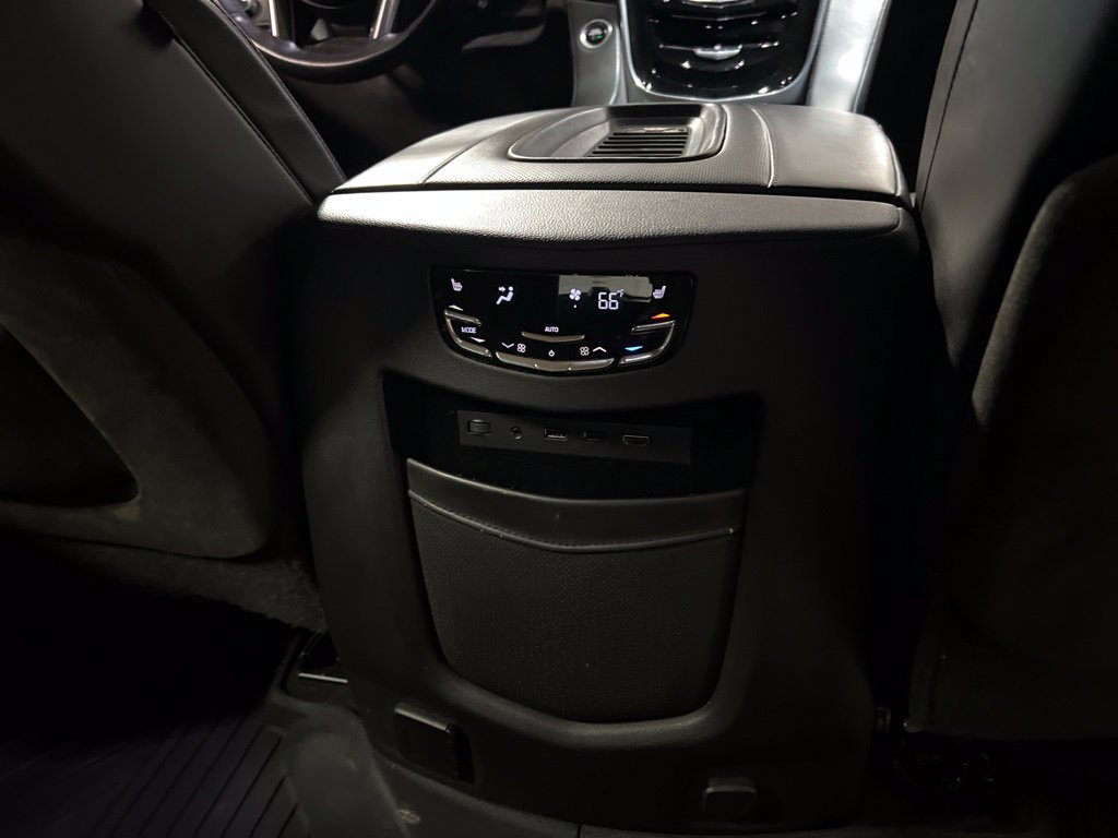 Used 2019 Cadillac Escalade Platinum AWD/4WD image 16