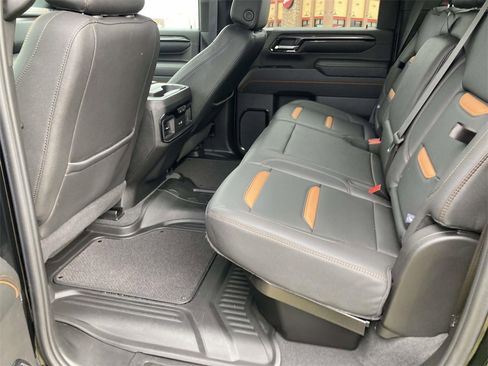 Used 2024 GMC Sierra 2500 AT4 w/ AT4 Preferred Package image 12