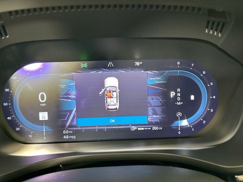 Certified 2022 Volvo XC60 B5 Momentum w/ Advanced Package image 11