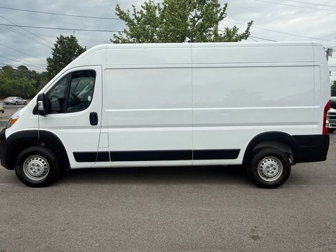 Used 2025 RAM ProMaster 2500 w/ Convenience Group FWD image 7