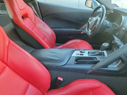 Used 2016 Chevrolet Corvette Stingray Coupe RWD image 9