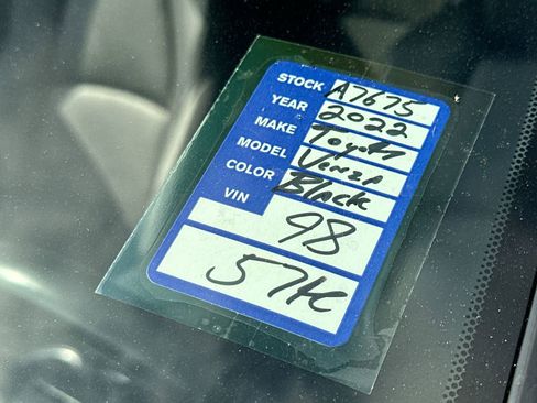 Used 2022 Toyota Venza XLE image 24