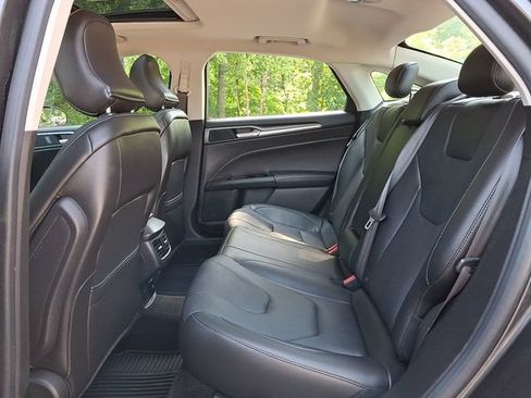 Used 2016 Ford Fusion Titanium AWD/4WD image 10