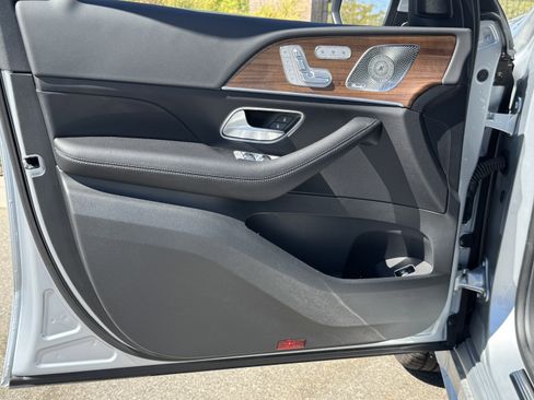 New 2025 Mercedes-Benz GLS 450 4MATIC image 16