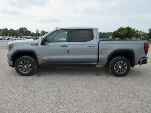 New 2026 GMC Sierra 1500 AT4 w/ AT4 Premium Package AWD/4WD image 11