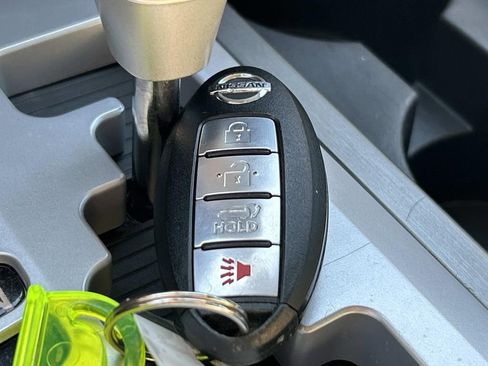 Used 2013 Nissan Armada Platinum image 40