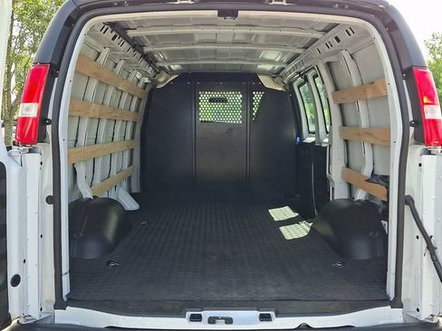 Used 2025 GMC Savana 2500 w/ Driver Convenience Package RWD image 31