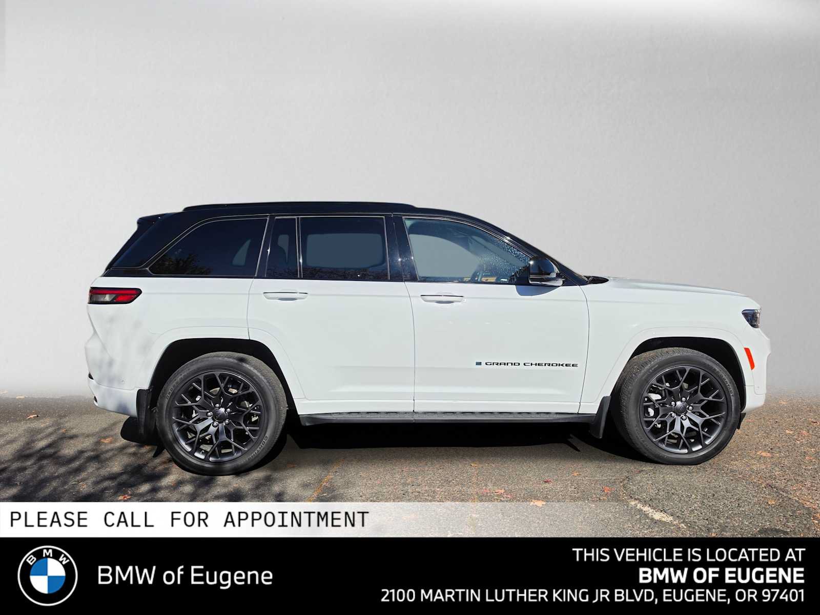 Used 2024 Jeep Grand Cherokee Summit AWD/4WD image 2
