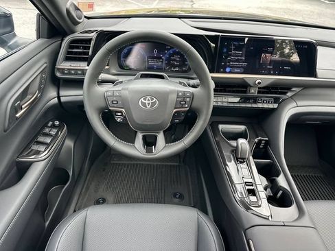 Used 2026 Toyota Crown Signia w/ Advanced Technology Package AWD/4WD image 12