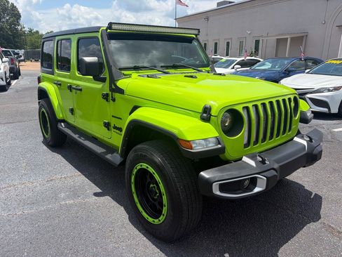 Used 2021 Jeep Wrangler Unlimited Sahara AWD/4WD image 4